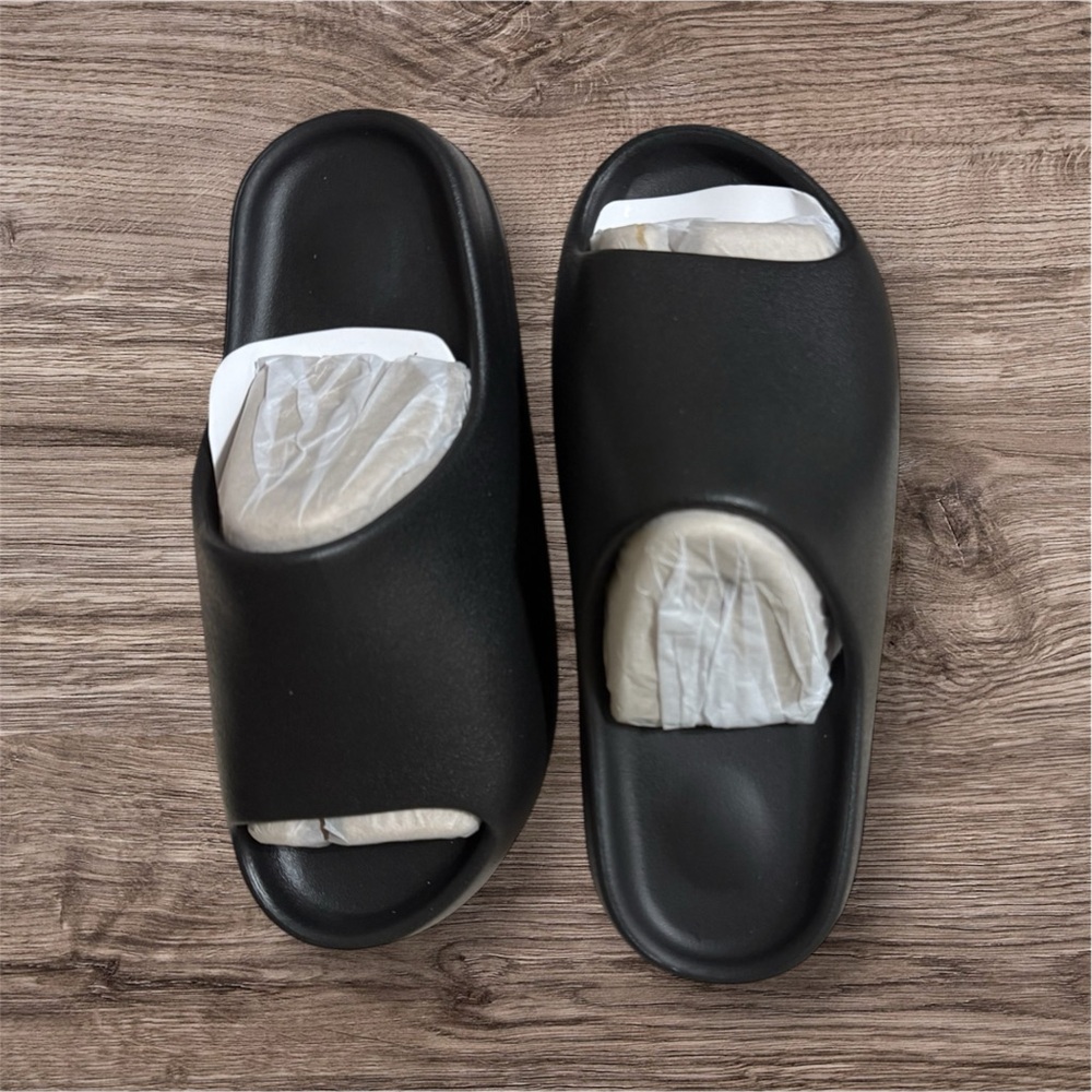 Yeezy Black Slides